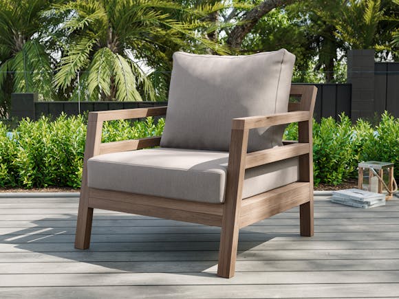Byron Outdoor Lounge Chair